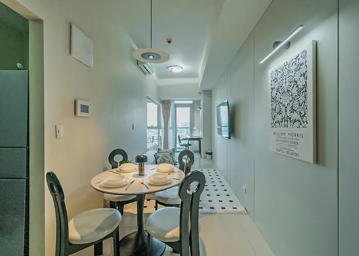 Urbane Skyline 1br W Balcony Uptown Bgc Apartment Manila