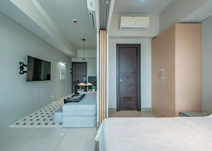 Apartment Urbane Skyline 1br W Balcony Uptown Bgc *