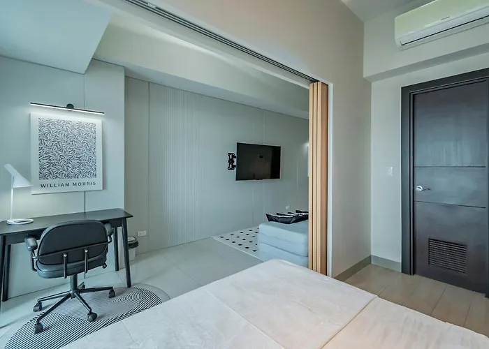 Apartment Urbane Skyline 1br W Balcony Uptown Bgc *