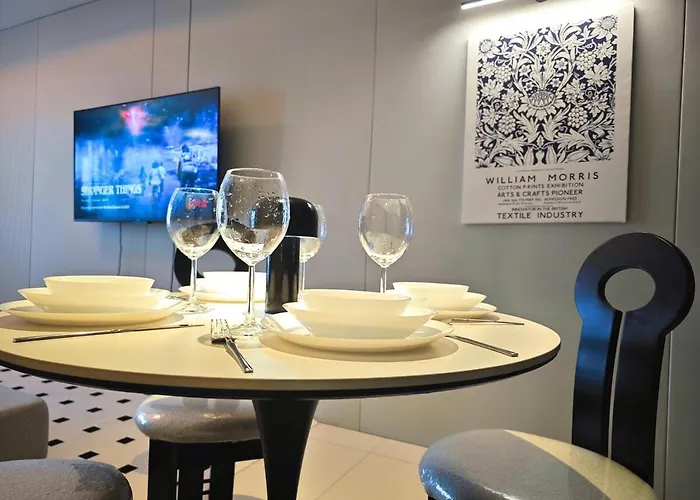 Apartment Urbane Skyline 1br W Balcony Uptown Bgc *
