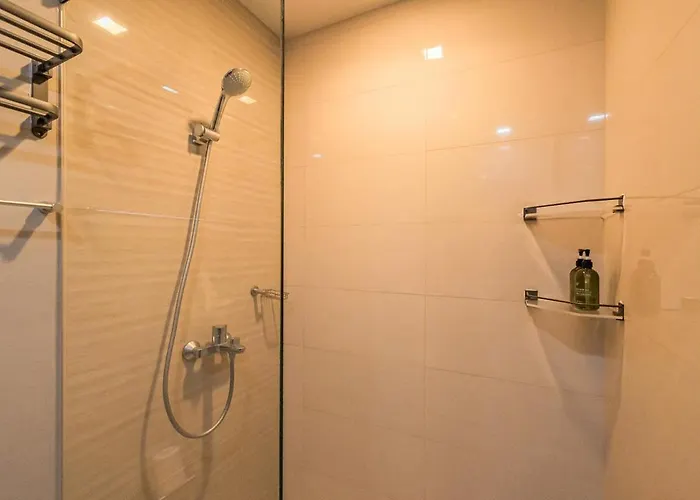 Apartment Urbane Skyline 1br W Balcony Uptown Bgc *