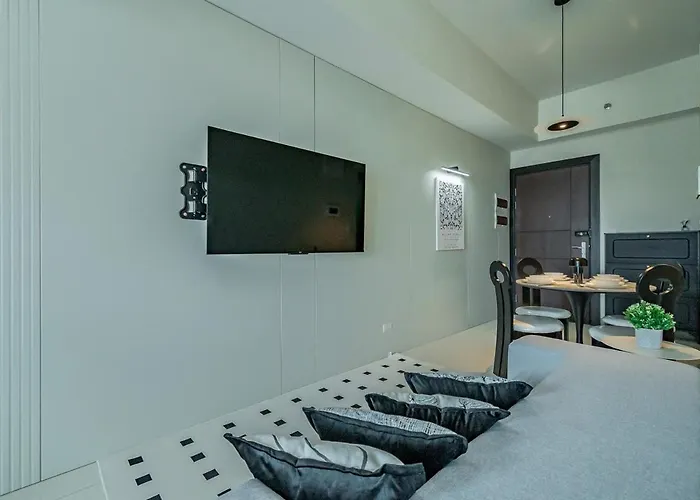 Apartment Urbane Skyline 1br W Balcony Uptown Bgc *